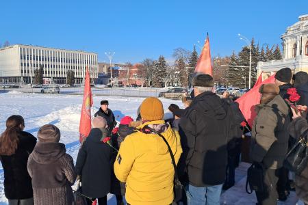 Коммунисты Тамбова почтили память вождя мирового пролетариата