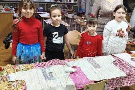 "За потрясающую человечность!". Московские активисты женского движения «Надежда России» получили благодарность из Луганска