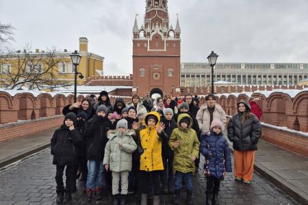 Казбек Тайсаев: «КПРФ продолжает добрую традицию новогодних праздников для детей из Донбасса»