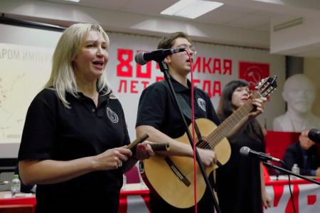 Дмитрий Новиков принял участие в акции солидарности с Венесуэлой