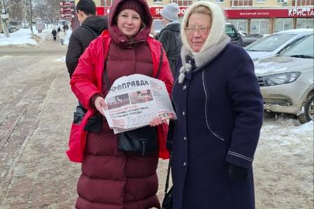 Красные в городе: Саранские коммунисты вынесли вопросы референдума в народ