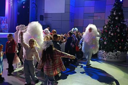 В новогодние праздники коммунисты из Нижегородского отделения КПРФ подарили более тысячи подарков детям по всей области
