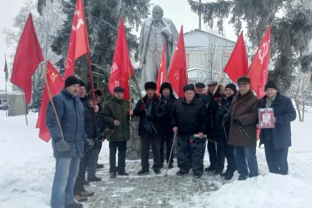 Ленин жив! И живы его идеи! В Брянской области почтили память В.И. Ленина
