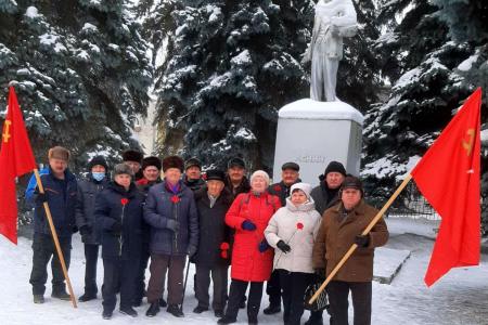 Ленин жив! И живы его идеи! В Брянской области почтили память В.И. Ленина
