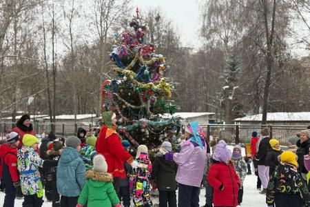 В новогодние праздники коммунисты из Нижегородского отделения КПРФ подарили более тысячи подарков детям по всей области