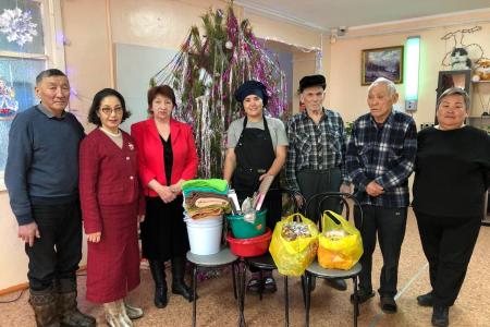 Коммунисты Забайкалья поздравили детей войны с Новым годом