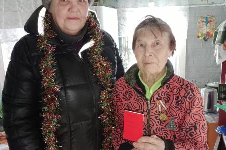 Коммунисты Забайкалья поздравили детей войны с Новым годом