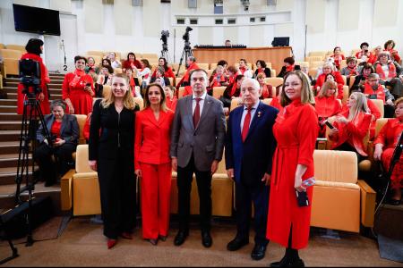 Нина Останина: Вчера на Красном балу мы чествовали прекрасных женщин — надежду России