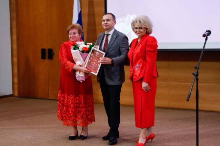 Нина Останина: Вчера на Красном балу мы чествовали прекрасных женщин — надежду России