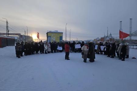 Ямало-Ненецкий автономный округ. Митинг в Тазовском. Коренные тазовчане отстаивают свое право на жилье
