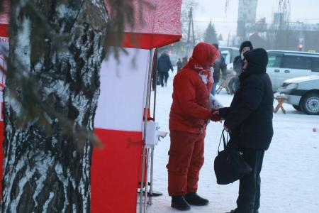 "Красная палатка" в Омске продолжает работу