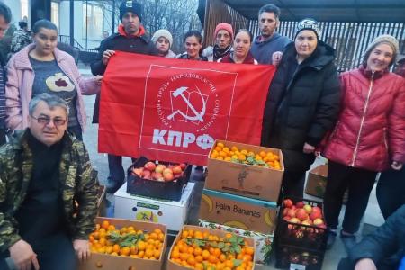 Коммунисты Нальчика поздравили с Новым годом ребят из дома-интерната для инвалидов