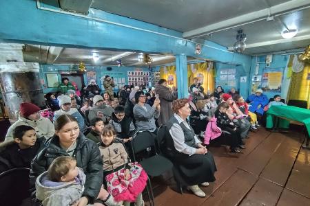 Тюменская область. КПРФ организовала новогодние утренники для детей из труднодоступных территорий Тобольского Заболотья