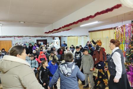 Тюменская область. КПРФ организовала новогодние утренники для детей из труднодоступных территорий Тобольского Заболотья