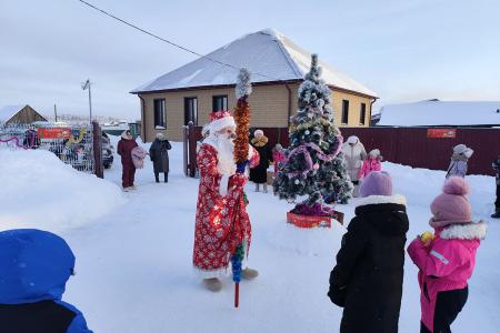Тюменская область. В Уватском районе администрация пыталась сорвать проведение новогодних утренников КПРФ для детей
