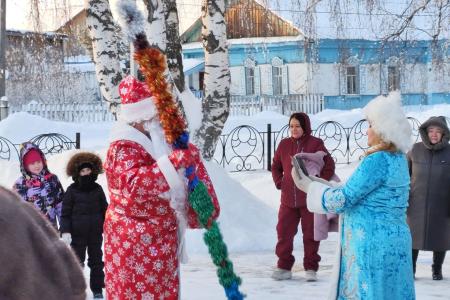 Тюменская область. В Уватском районе администрация пыталась сорвать проведение новогодних утренников КПРФ для детей