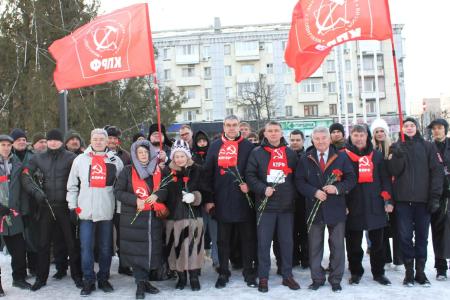В Луганске почтили память основателя СССР В.И. Ленина