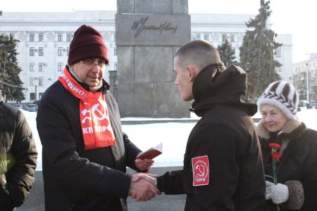 В Луганске почтили память основателя СССР В.И. Ленина