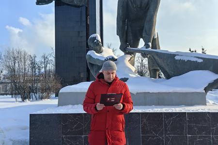 Коммунисты города Иваново возложили цветы в память о событиях 1905 года