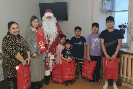 Кострома. Новогодние подарки для дружной многодетной семьи