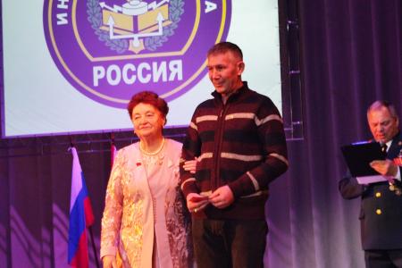 Лидер коммунистов Тюменской области Тамара Казанцева поздравила ветеранов инженерных войск с профессиональным праздником