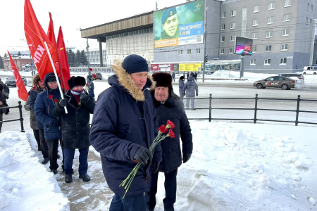 Жители Томской области отдали дань памяти В.И.Ленину