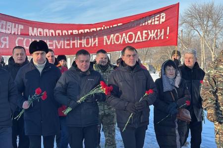 Айрат Гибатдинов в освобожденных регионах почтил память героев Великой Отечественной и встретился с героями СВО