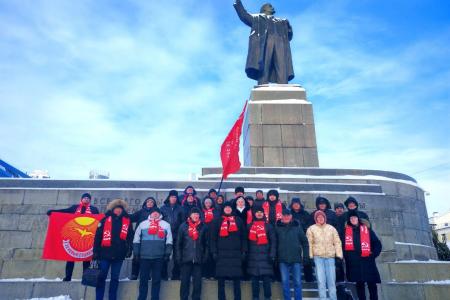 Свердловские коммунисты: "Ленин жив — в сердцах и в борьбе!"