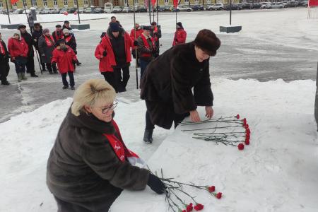 Новгородские коммунисты проводят мероприятия памяти В.И. Ленина