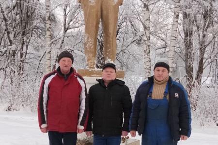 Новгородские коммунисты проводят мероприятия памяти В.И. Ленина