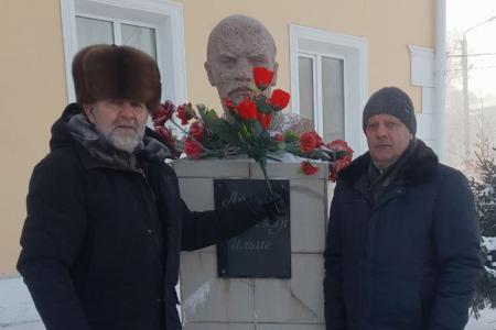 Коммунисты Бурятии почтили память В.И.Ленина