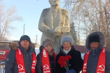 Коммунисты Бурятии почтили память В.И.Ленина