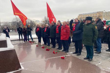 В День памяти В.И. Ленина: КПРФ чествует героев Донбасса