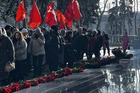 Ставрополь. У мемориала «Огонь Вечной Славы» прошло городское торжественное мероприятие, в котором приняли участие местные коммунисты