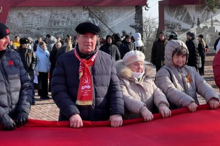 Ставрополь. У мемориала «Огонь Вечной Славы» прошло городское торжественное мероприятие, в котором приняли участие местные коммунисты