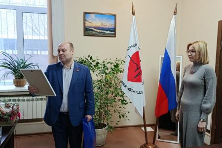 Лидер рязанских коммунистов Денис Сидоров вручил ценные подарки медработникам
