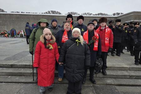 Санкт-Петербург. Коммунисты отметили День ленинградской победы