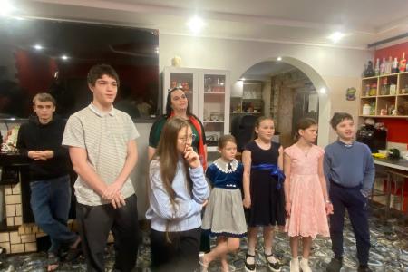 Новогоднее чудо многодетной семье   подарили депутат Госдумы Сергей Гаврилов и комсомольцы