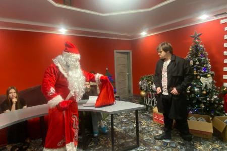Новогоднее чудо многодетной семье   подарили депутат Госдумы Сергей Гаврилов и комсомольцы