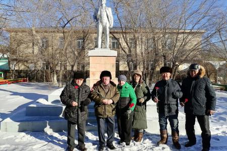 Коммунисты Забайкалья почтили память Владимира Ленина