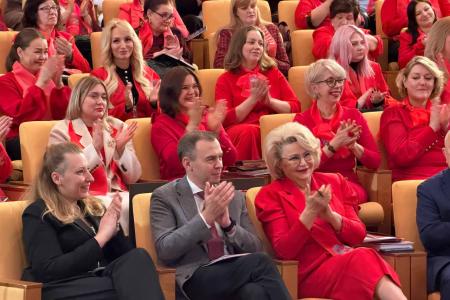 Юрий Афонин – активисткам ВЖС «Надежда России»: «Вы – гордость партии и сила страны!»