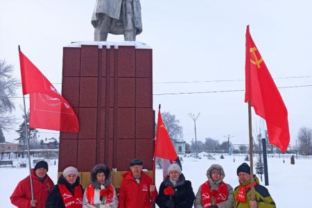 Коммунисты Тамбова почтили память вождя мирового пролетариата