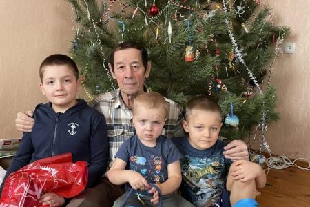 Белгородская область. Корочанские коммунисты подарили детям веру в чудо и доброту