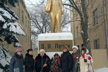 Саратов. Ленин жил, Ленин жив, Ленин будет жить!