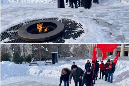 Саратов. Ленин жил, Ленин жив, Ленин будет жить!