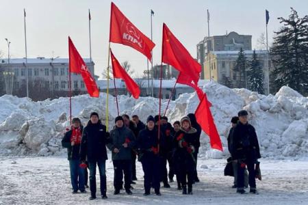Саратов. Ленин жил, Ленин жив, Ленин будет жить!