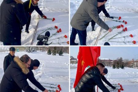 Саратов. Ленин жил, Ленин жив, Ленин будет жить!