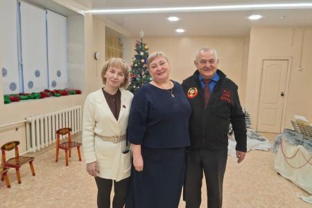 Забайкальские депутаты КПРФ поздравили детей и сотрудников специализированного дома ребенка с Новым годом