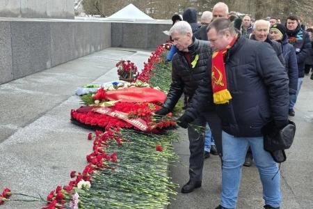 Санкт-Петербург. Коммунисты отметили День ленинградской победы