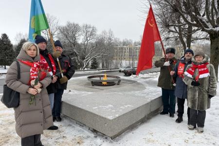 Санкт-Петербург. Коммунисты отметили День ленинградской победы